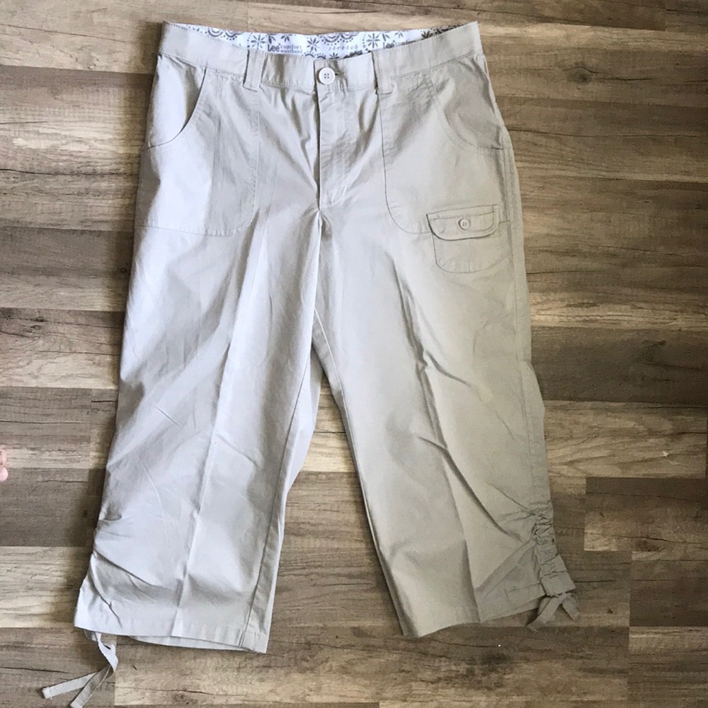 Lee Comfort Waistband Tan Twill Capris 10P 2/$25